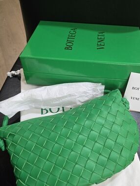 Bottega Intrecciato Green Woven Turn Pouch Shoulder Bag- Brand New